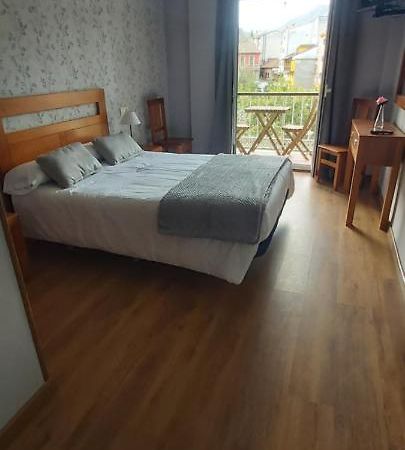 Hotel Aguila Real Onís Eksteriør bilde