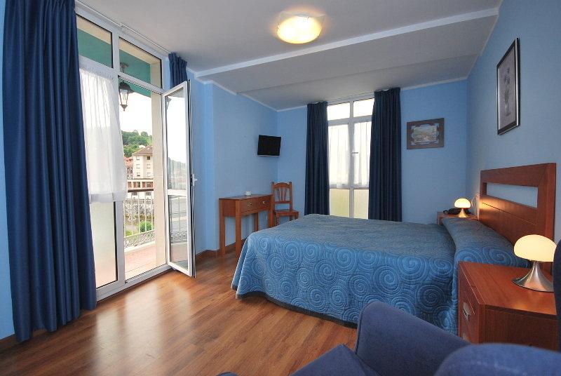Hotel Aguila Real Onís Eksteriør bilde