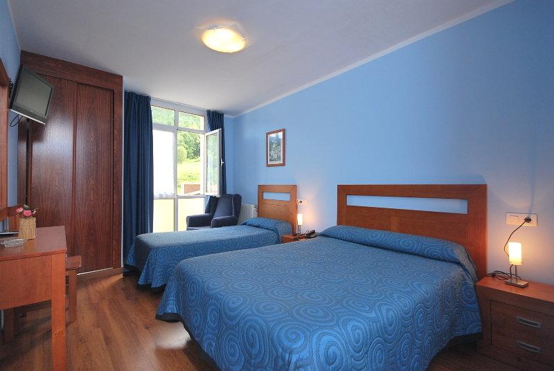 Hotel Aguila Real Onís Eksteriør bilde