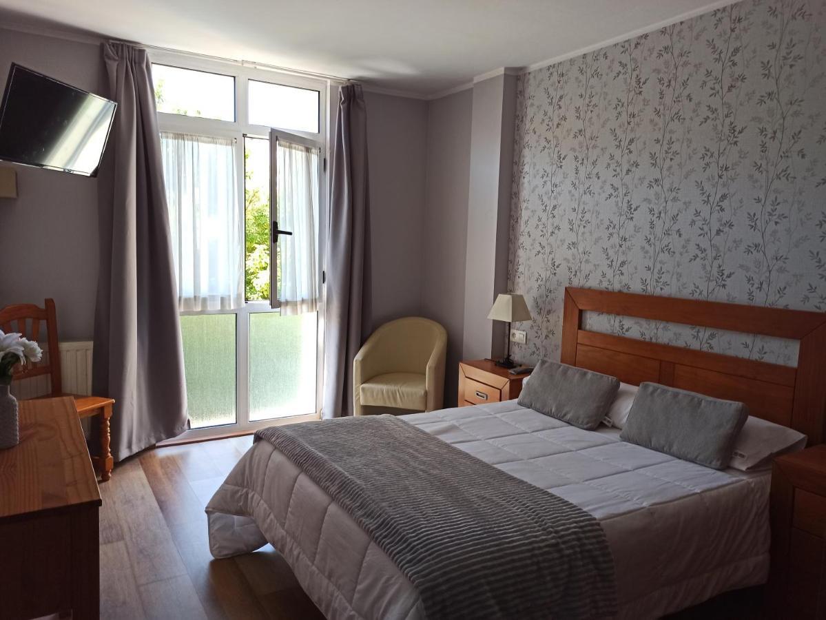 Hotel Aguila Real Onís Eksteriør bilde