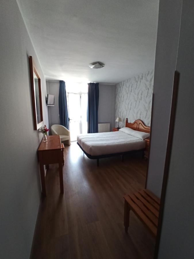 Hotel Aguila Real Onís Eksteriør bilde
