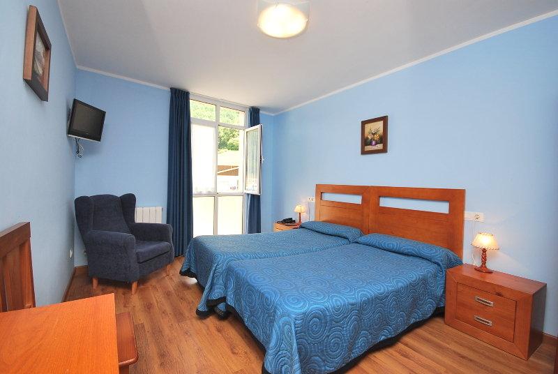Hotel Aguila Real Onís Eksteriør bilde