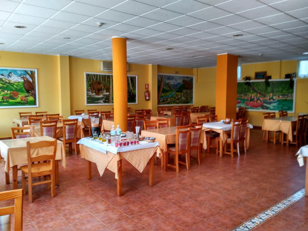 Hotel Aguila Real Onís Eksteriør bilde