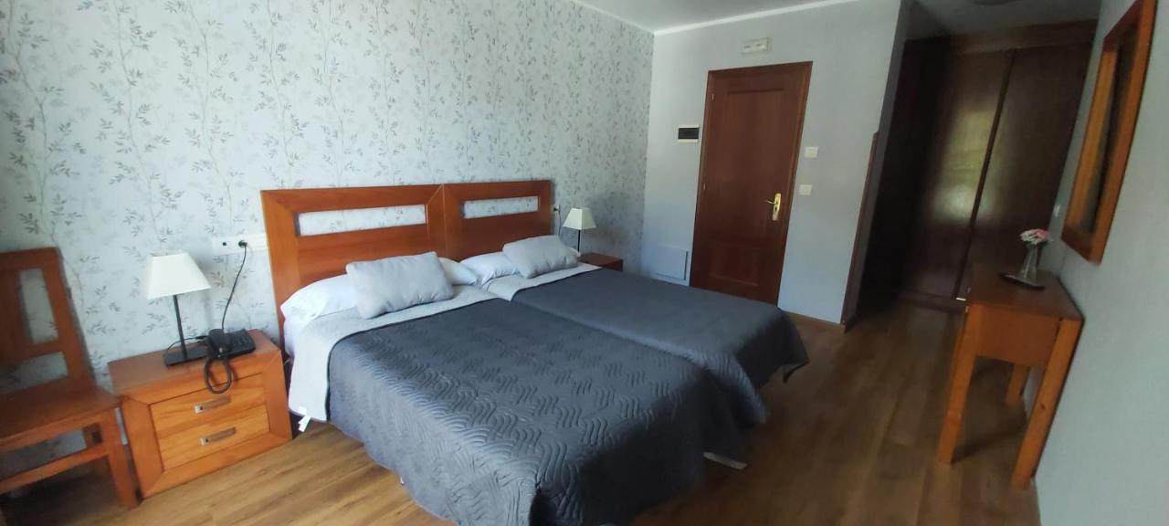 Hotel Aguila Real Onís Eksteriør bilde